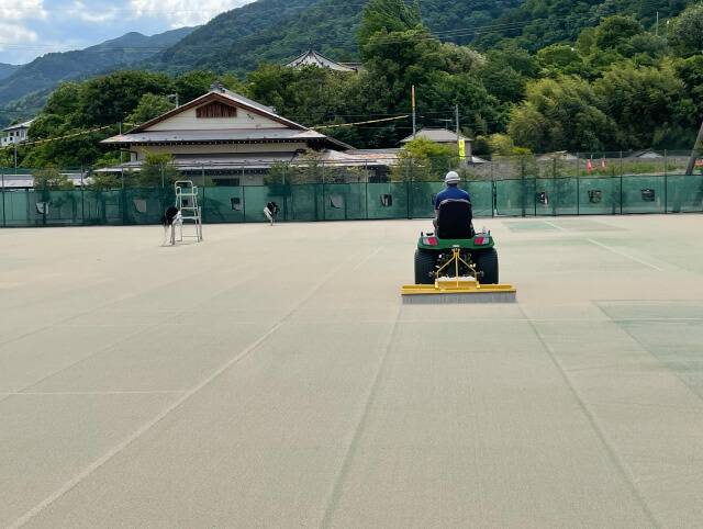 人工芝テニスコート維持管理(メンテナンス)